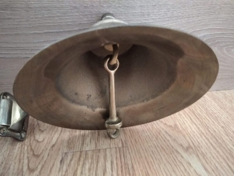 ΚΑΜΠΑΝΑ ΟΡΕΙΧΑΛΚΙΝΗ Φ150mm (ΚΡΕΜΑΣΤΗ ΜΕ ΣΥΡΡΟΜΕΝΗ ΒΑΣΗ)